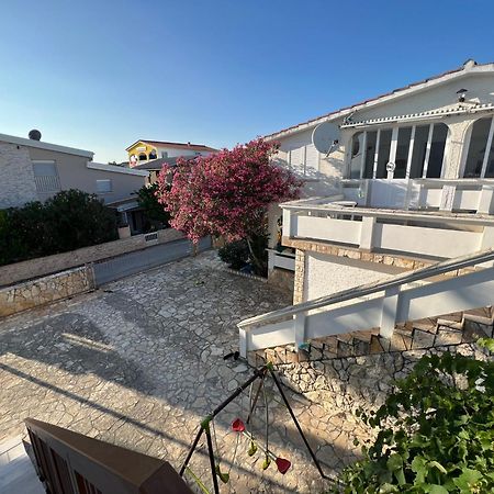 Emko Apartmens Vir Apartamento Exterior foto